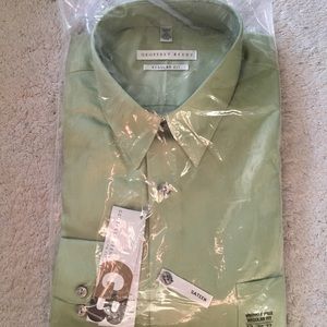 ⭐️NWT⭐️ Geoffrey Beene dress shirt, green